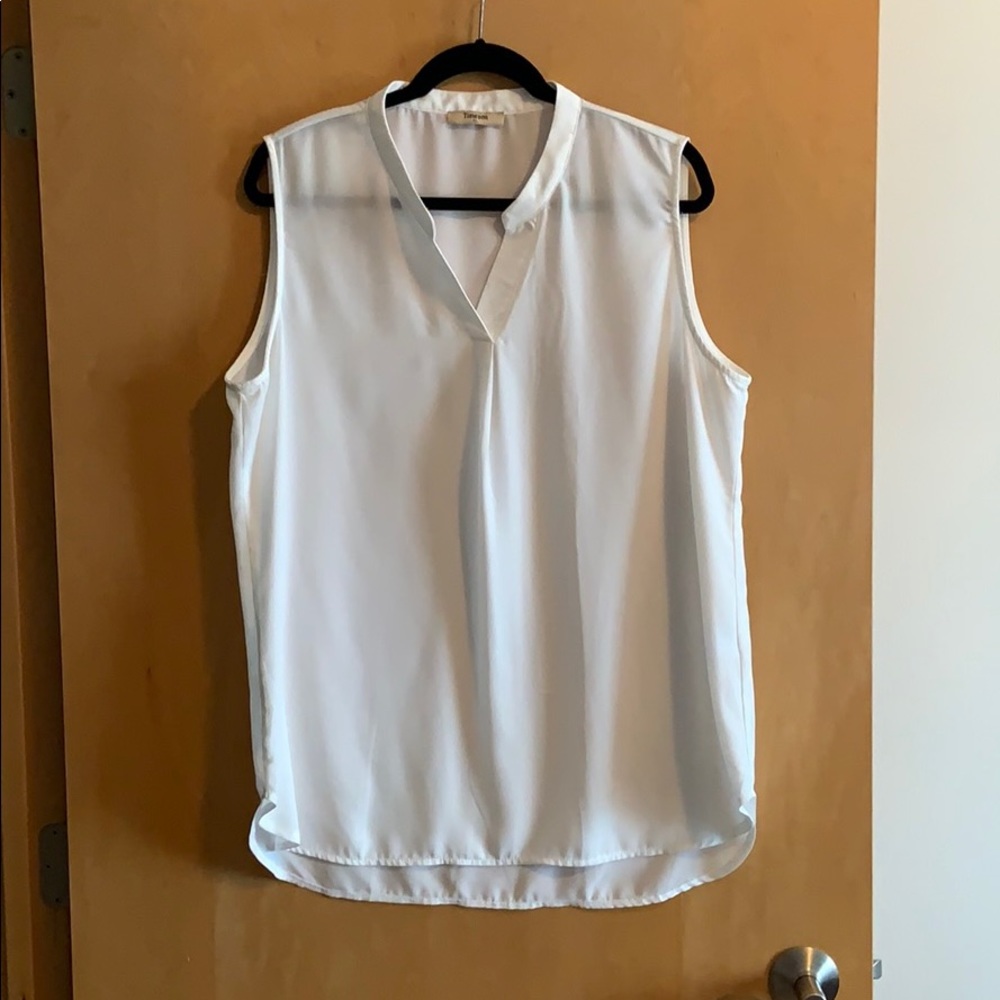 White sleeveless tunic